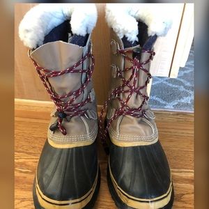 Sorel Snow Boots EUC.